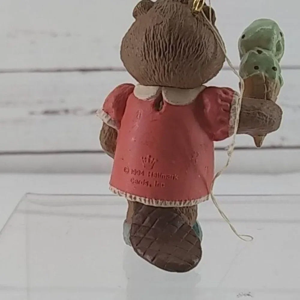 HALLMARK  Granddaughter '94 Christmas Ornament keepsake 1994 ice cream cone‎